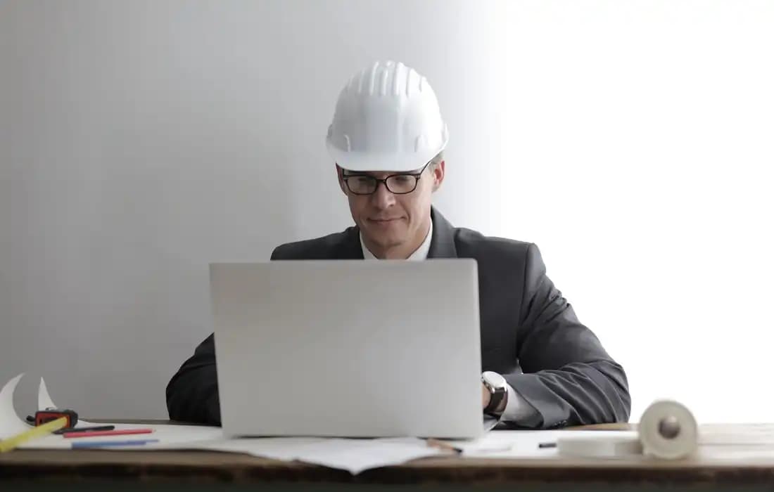 Construction progress billing dashboard for IPC retention VAT and project margin